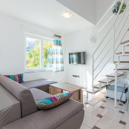 Beautiful Apartment Lovorka 6 , Baska, Krk Exterior photo